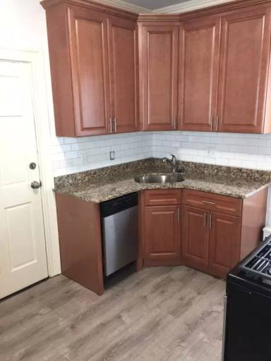 Main picture of 351 Thayer St