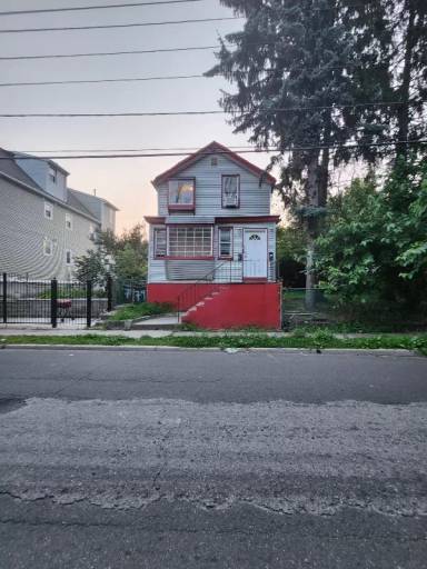 Main picture of 79 Washington Ave