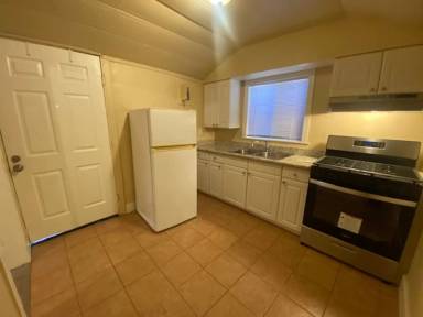 Main picture of 140 Scott St