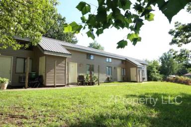 Main picture of 3700 Squaw Valley Dr SW