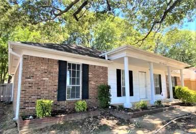 Main picture of 5284 Pipers Gap Dr