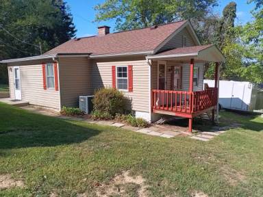 Main picture of 107 Sally Ln