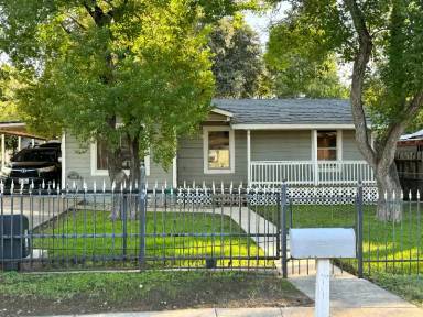 Main picture of 118 Yuma St