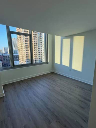 Main picture of 641 W Lake St