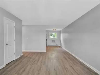 Main picture of 10291-301 Medallion Dr