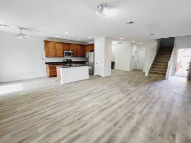 Main picture of 7445 Calzado Dr