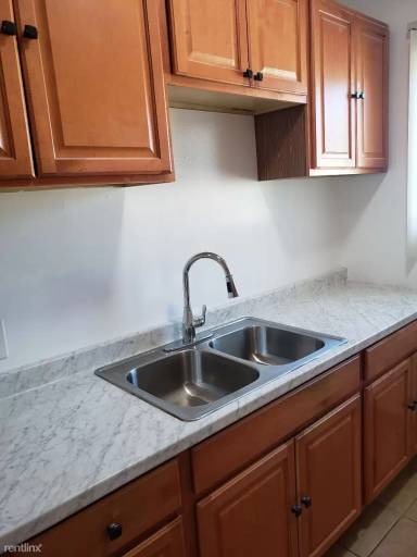 Main picture of 962 N Ardmore Ave