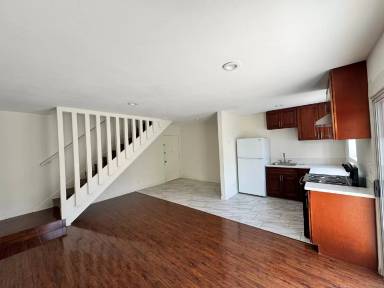 Main picture of 293 N Hill Ave