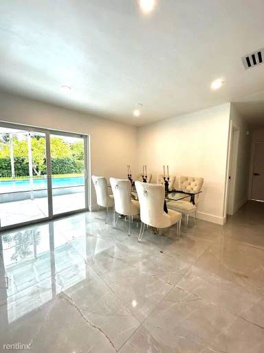 Main picture of 11345 SW 109th Ave