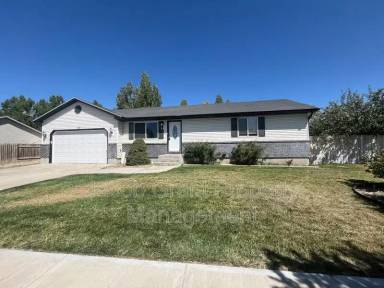 Main picture of 3289 E Larson Dr