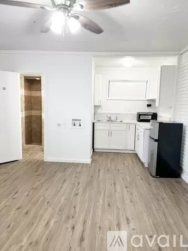 Main picture of 1312 Broadway St