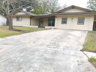 Main picture of 8010 Lake Frst