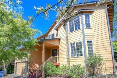 Main picture of 3907 SE Sunrise Dr