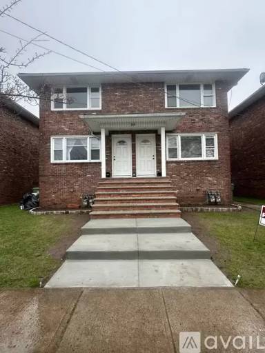 Main picture of 315 W Price St