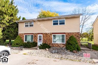 Main picture of 922-924-926-928 Ave