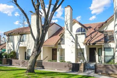 Main picture of 2890 Huntington Blvd