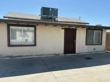 Main picture of 4436 S 6th St
