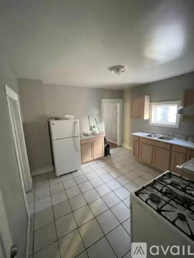 Main picture of 1562 Miller St