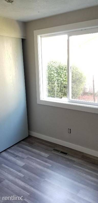 Main picture of 564 Jocelyn Dr