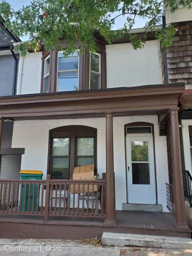 Main picture of 118 S 4th St