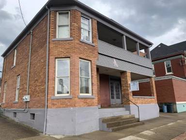 Main picture of 114 N 6th St
