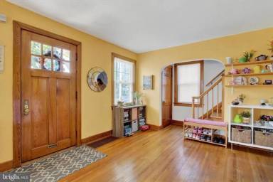 Main picture of 105 Allegheny Ave