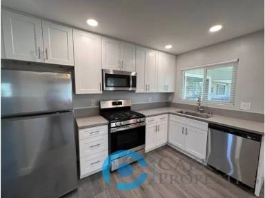 Main picture of 4733 Utah St
