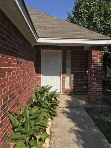 Main picture of 201 Lanham Ct