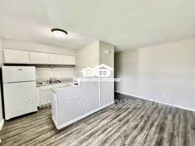 Main picture of 114 NW College Ave