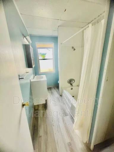 Main picture of 115 10th St