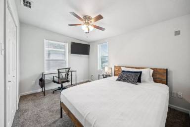 Main picture of 2737 Purington Ave