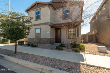 Main picture of 6915 E Boise St