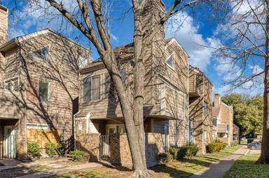 Main picture of 9809 Walnut St