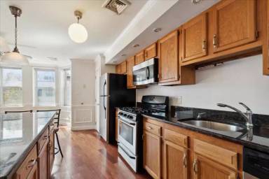 Main picture of 231 W Girard Ave