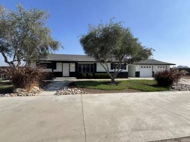 Main picture of 23510 Road 152