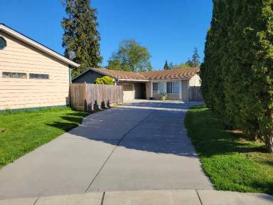 Main picture of 4610 150th Pl SW