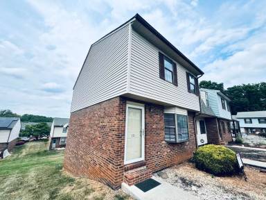 Main picture of 151 Kitty Hawk Sq