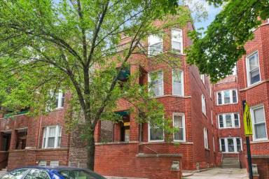 Main picture of 842 N Oakley Blvd