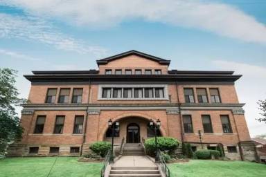 Main picture of 633 Orchard Ave