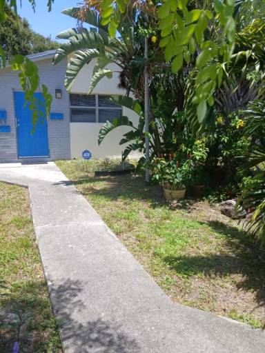 Main picture of 274 SW 9th St