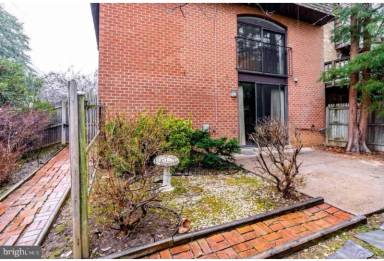 Main picture of 4944 Herkimer St