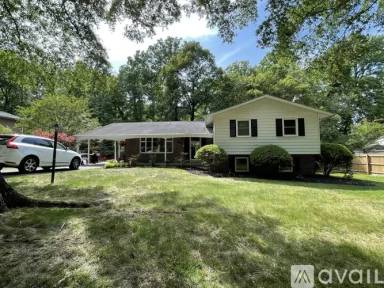 Main picture of 9014 Gettysburg Ln