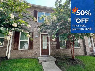 Main picture of 206 N De Villiers St