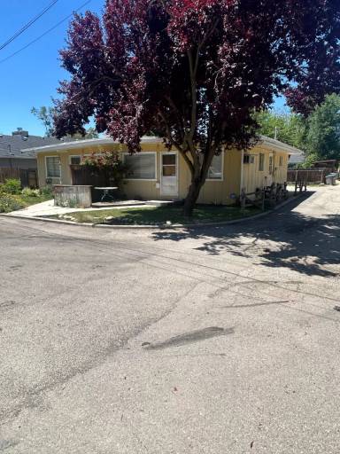 Main picture of 1028 E McKinley St