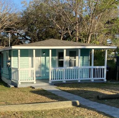 Main picture of 1917 Macomber Ave