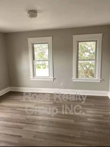 Main picture of 711 Woodstock Ave