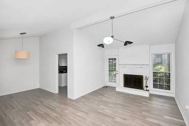 Main picture of 2424 Oldenburg Dr