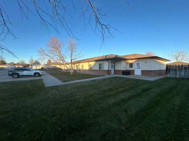 Main picture of 305 E N St