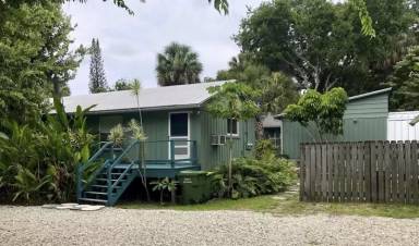 Main picture of 1395 40th St