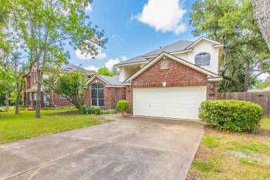 Main picture of 2807 Hannah Kay Ln